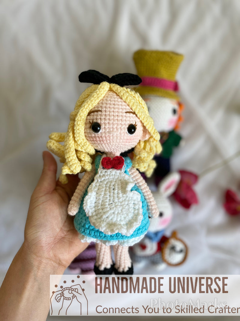 Crochet Alice in wonderland dolls, Amigurumi Mad Hatter Alice in Wonderland, Crochet Alice princess